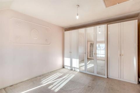 25 Taylor Close, Orpington, BR6 9UH