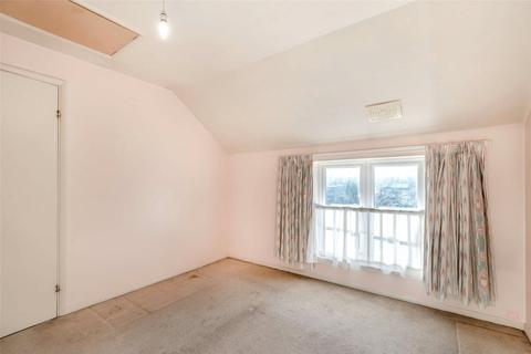 25 Taylor Close, Orpington, BR6 9UH