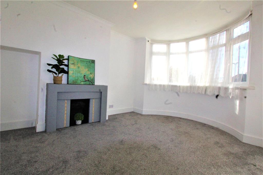 Lindens Drive, Sutton Coldfield, B74 3 bed semidetached house £1,200 pcm (£277 pw)