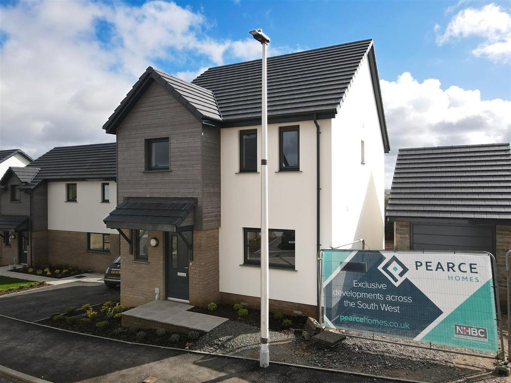 Lower Abbots, Buckland Brewer 2 bed detached house for sale £270,000