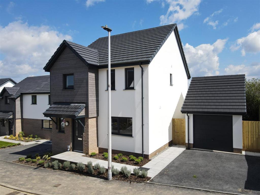 Lower Abbots, Buckland Brewer 2 bed detached house for sale £270,000