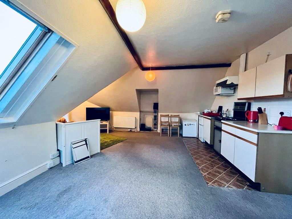 Donoughmore Road, Studio £650 pcm (£150 pw)