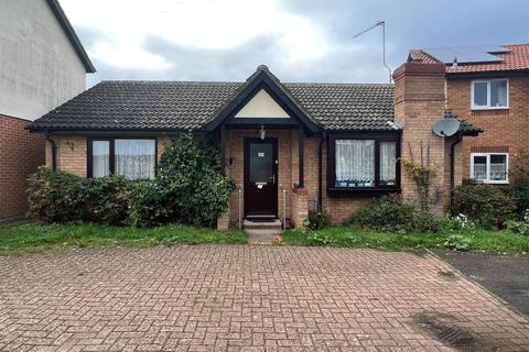 2 bedroom detached bungalow for sale - Amy Johnson Court, Mildenhall