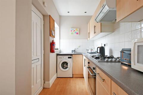 26 Lydgate Lane, Sheffield, S10 5FH