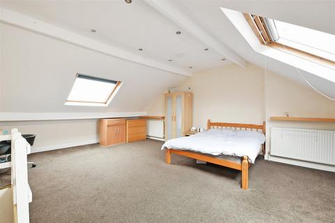 26 Lydgate Lane, Sheffield, S10 5FH