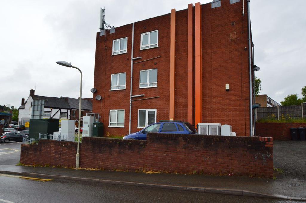 St Andrews House, High Street, Amblecote 1 bed flat £500 pcm (£115 pw)