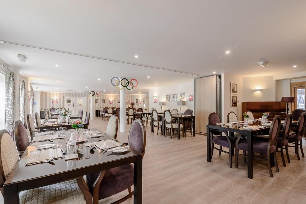 Dining room.jpg