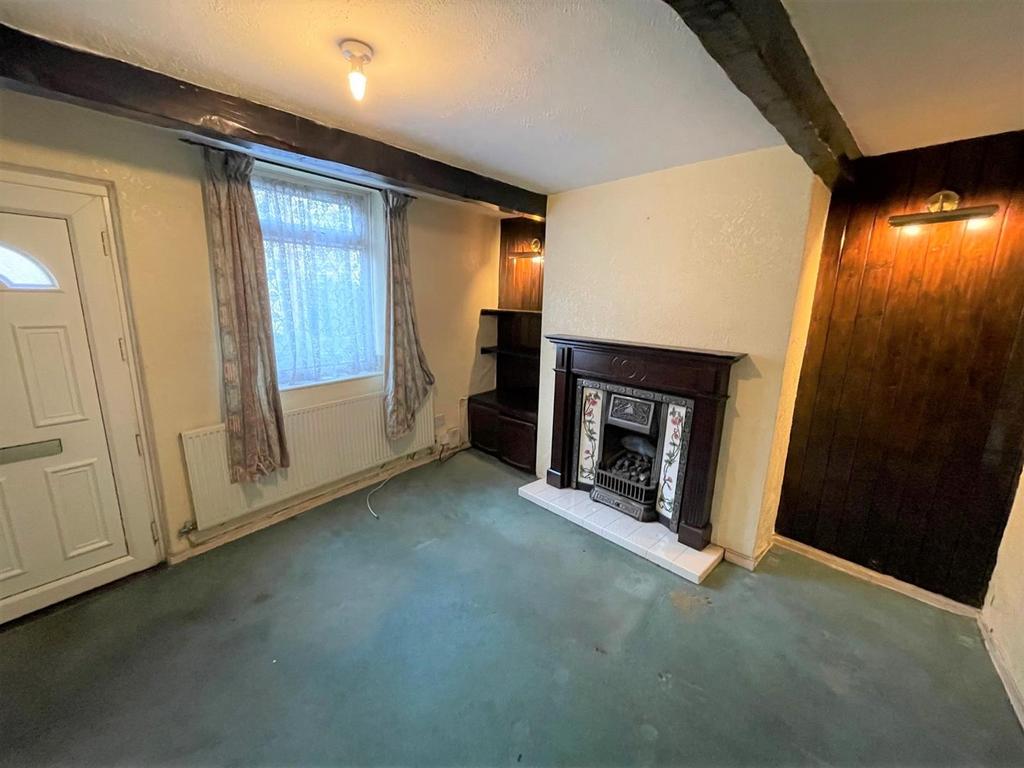 Reeves Street, Leigh 2 bed semidetached house for sale £79,950