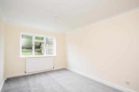 2 bedroom detached bungalow for sale - 7 Reynolds Close, Swindon, Dudley