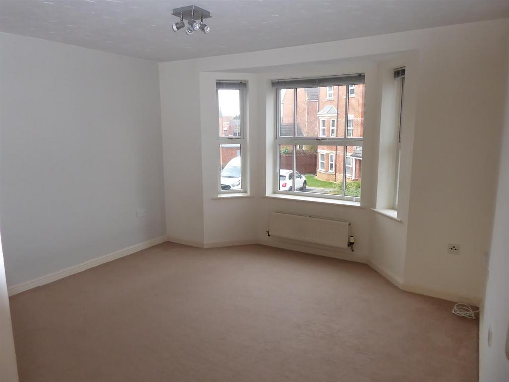 Weavers Green, Northallerton 2 bed flat for sale £137,000