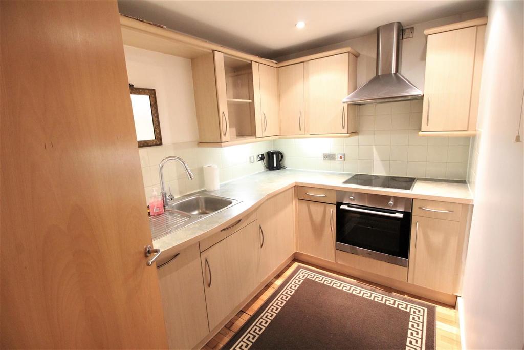 Kitchen 2 .JPG