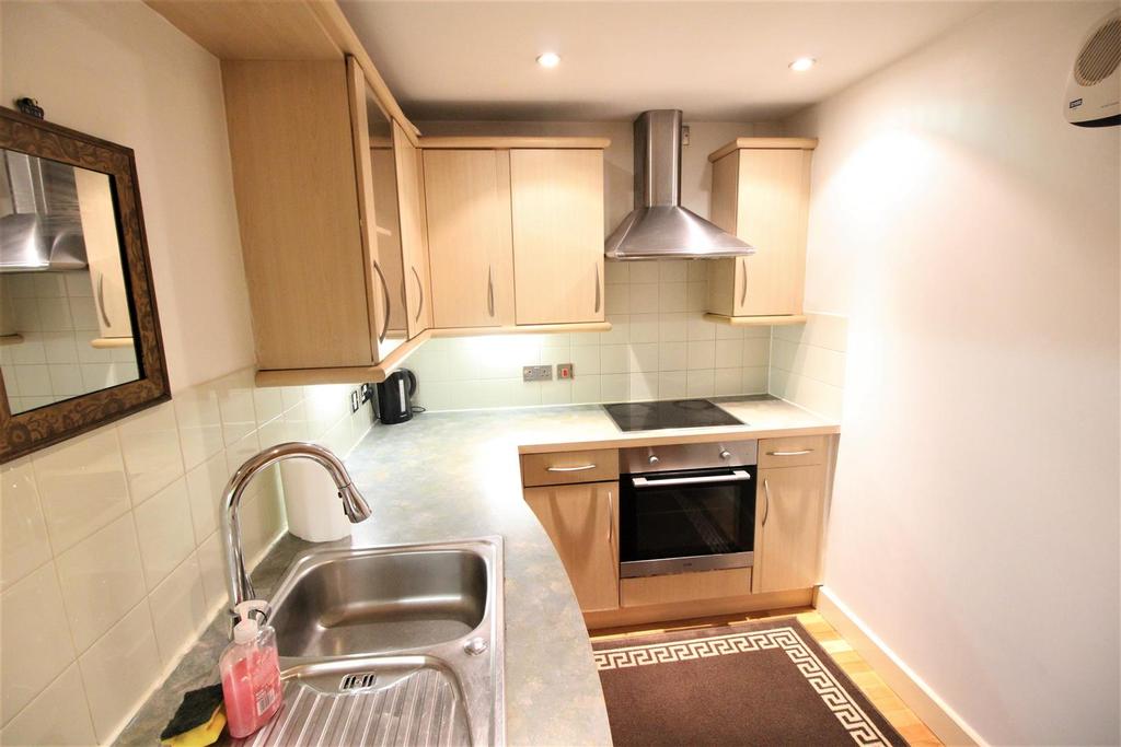 Kitchen 1 .JPG