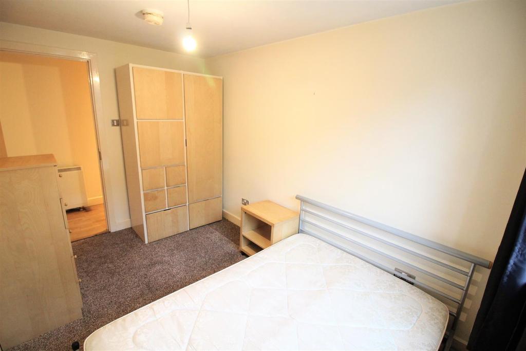 Bed 3.JPG