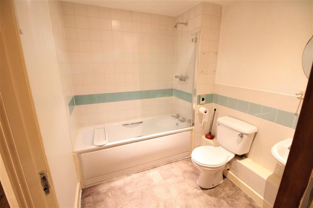 Bathroom .JPG