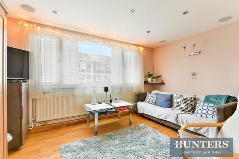 82 Brent Lea, Brentford, TW8 8JE