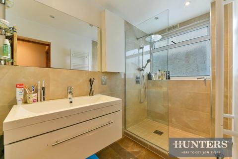 82 Brent Lea, Brentford, TW8 8JE