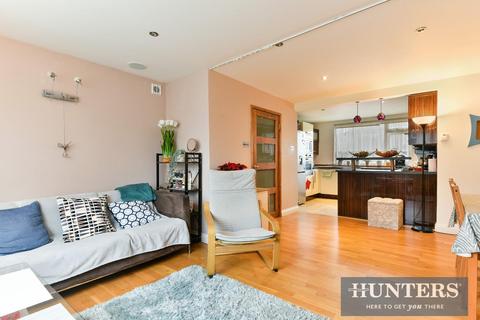 82 Brent Lea, Brentford, TW8 8JE