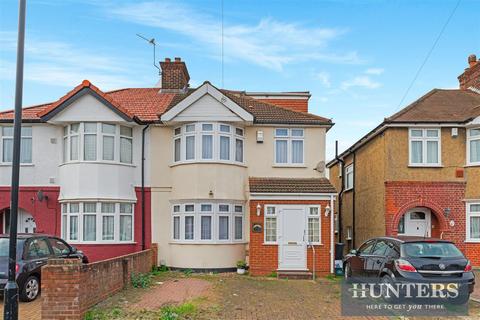 90 Cambridge Close, Hounslow, TW4 7BG