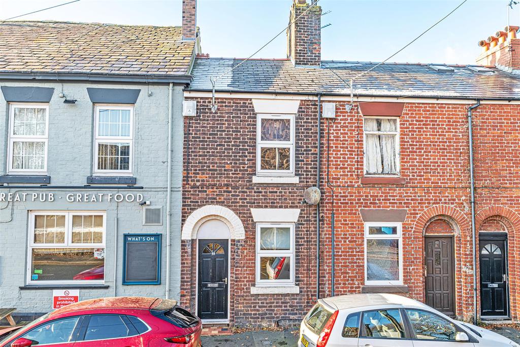 Weston Road, Weston Village, Runcorn... 2 bed terraced house £600 pcm (£138 pw)