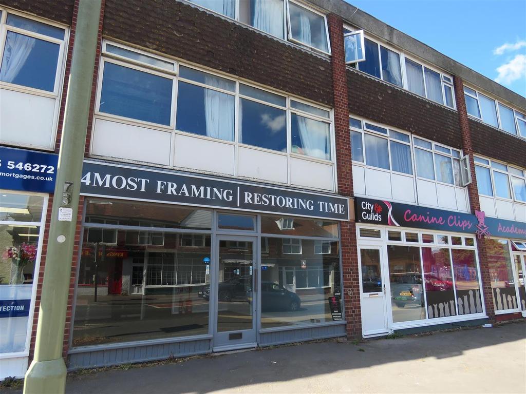 Winston Parade, Lymington Road, New Milton, BH25 6PT Shop £895 pcm (£