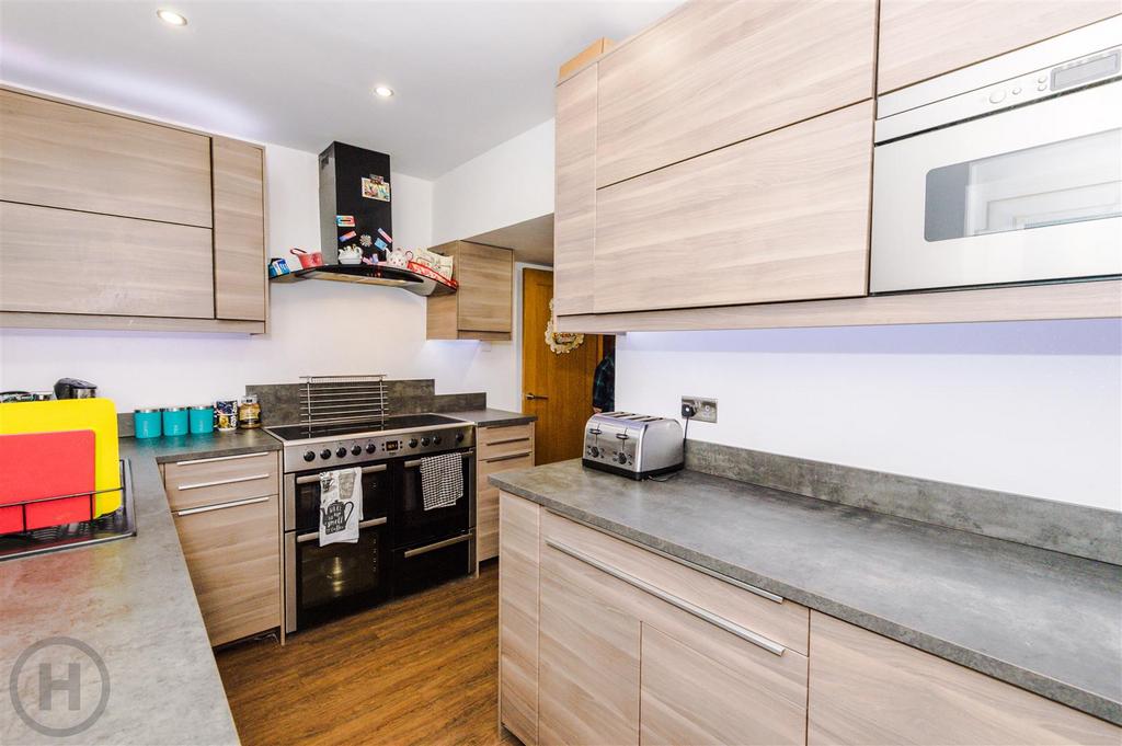 Treen Road, Astley, Manchester 4 bed semidetached house £300,000