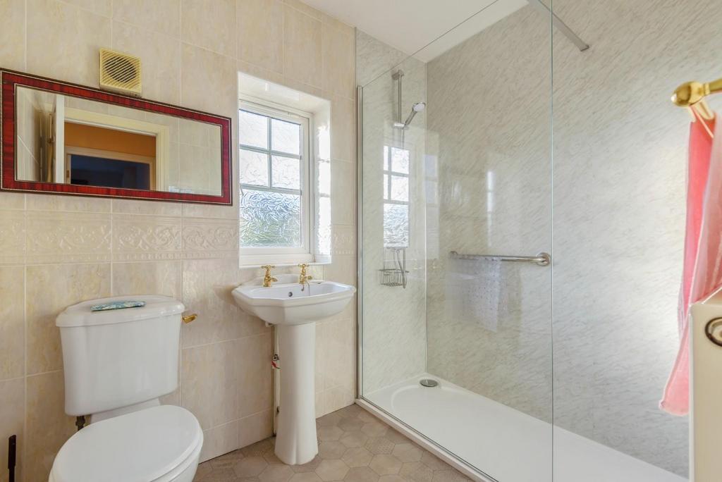 Shower Room.jpg