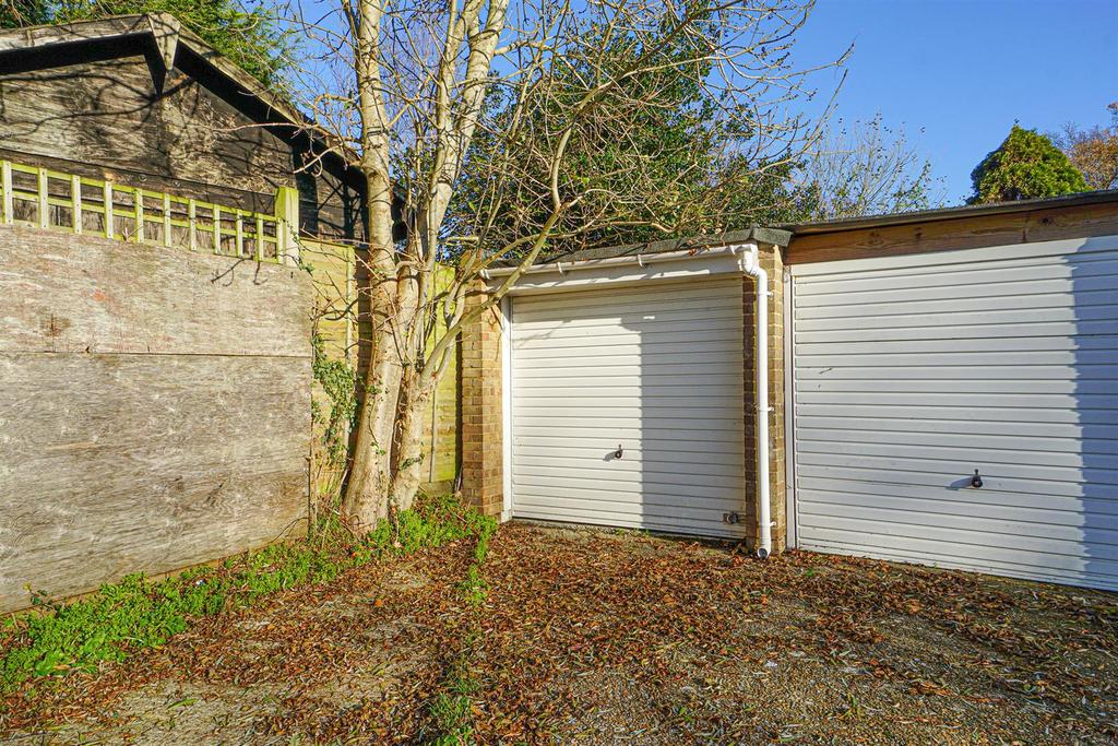 The Links, St. LeonardsOnSea Garage £19,950