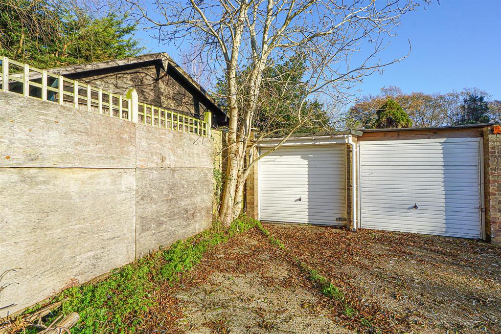 The Links, St. LeonardsOnSea Garage £19,950