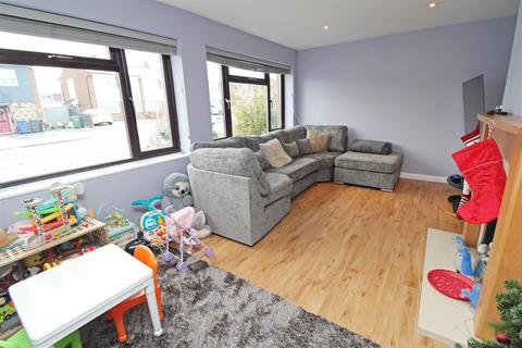 72 High View, Deanshanger, Milton Keynes, MK19 6LN
