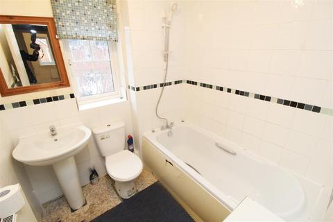 17 Edwards Croft, Bradville, Milton Keynes, MK13 7BU