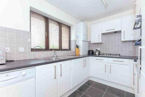 2 bedroom flat to rent, WINDSOR, REGENT COURT