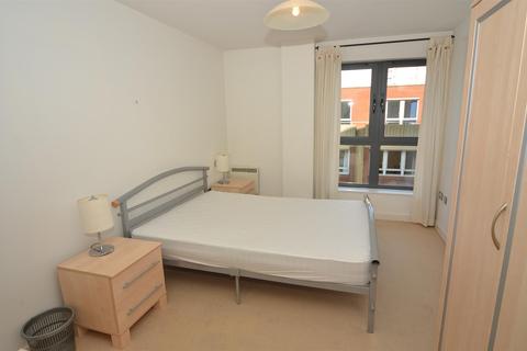 2 bedroom apartment for sale - 93 Queens Court, City Centre