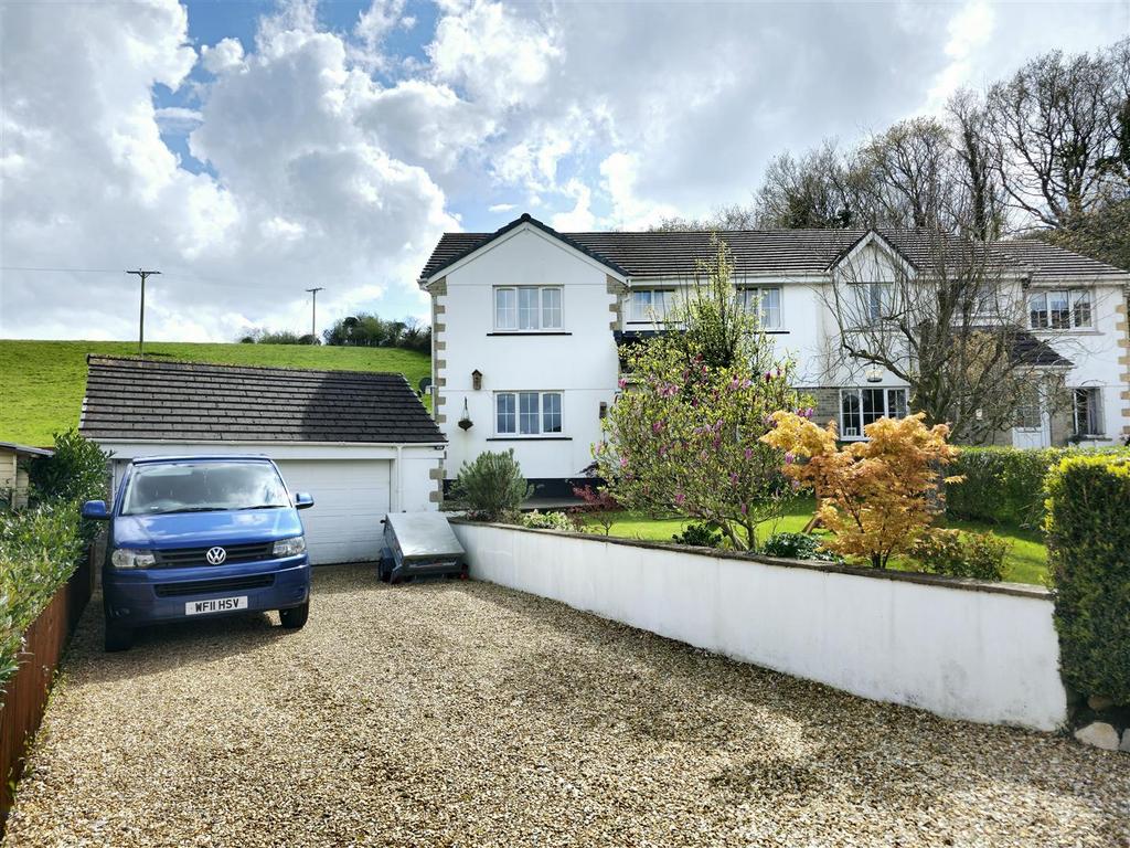 Canons Way, Tavistock 5 bed house £450,000