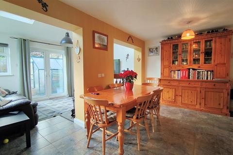 33 Canons Way, Tavistock, PL19 8BJ