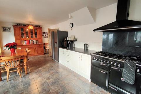 33 Canons Way, Tavistock, PL19 8BJ