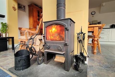33 Canons Way, Tavistock, PL19 8BJ
