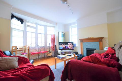 3 bedroom flat to rent, Hagley Court, Edgbaston, Birmingham B16