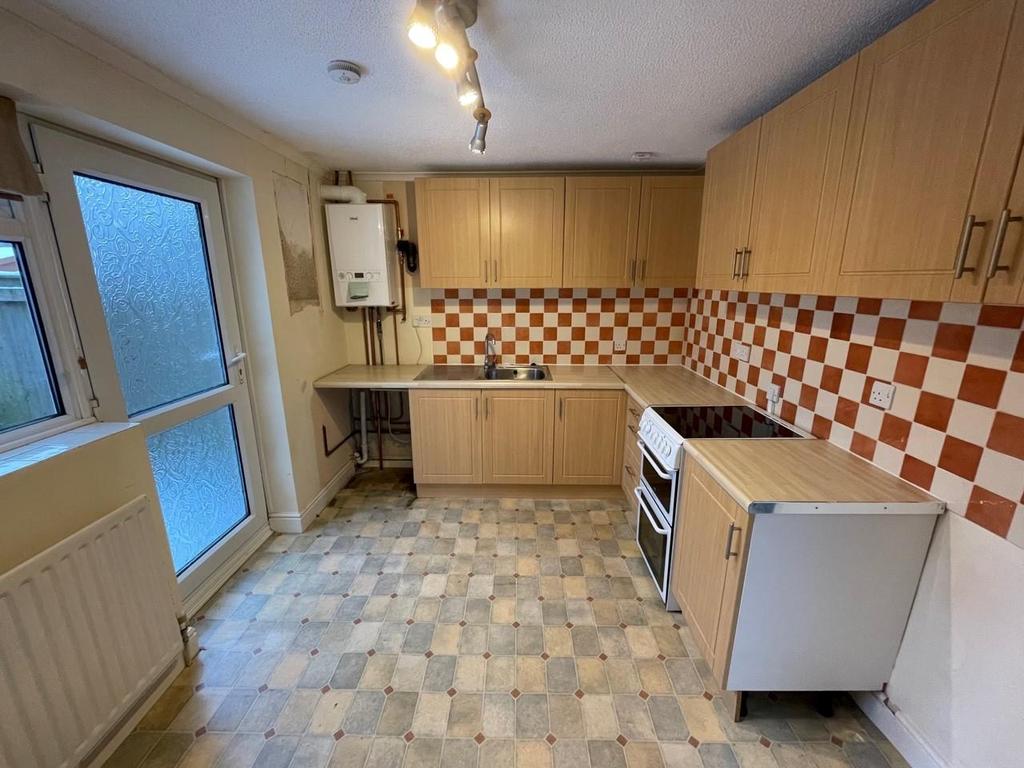 Newlands, Northallerton 2 bed semidetached house £650 pcm (£150 pw)