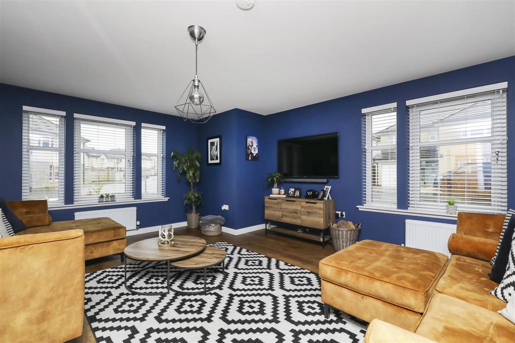 29 Mcdonald Street, Dunfermline, KY11... 4 bed detached house £335,000