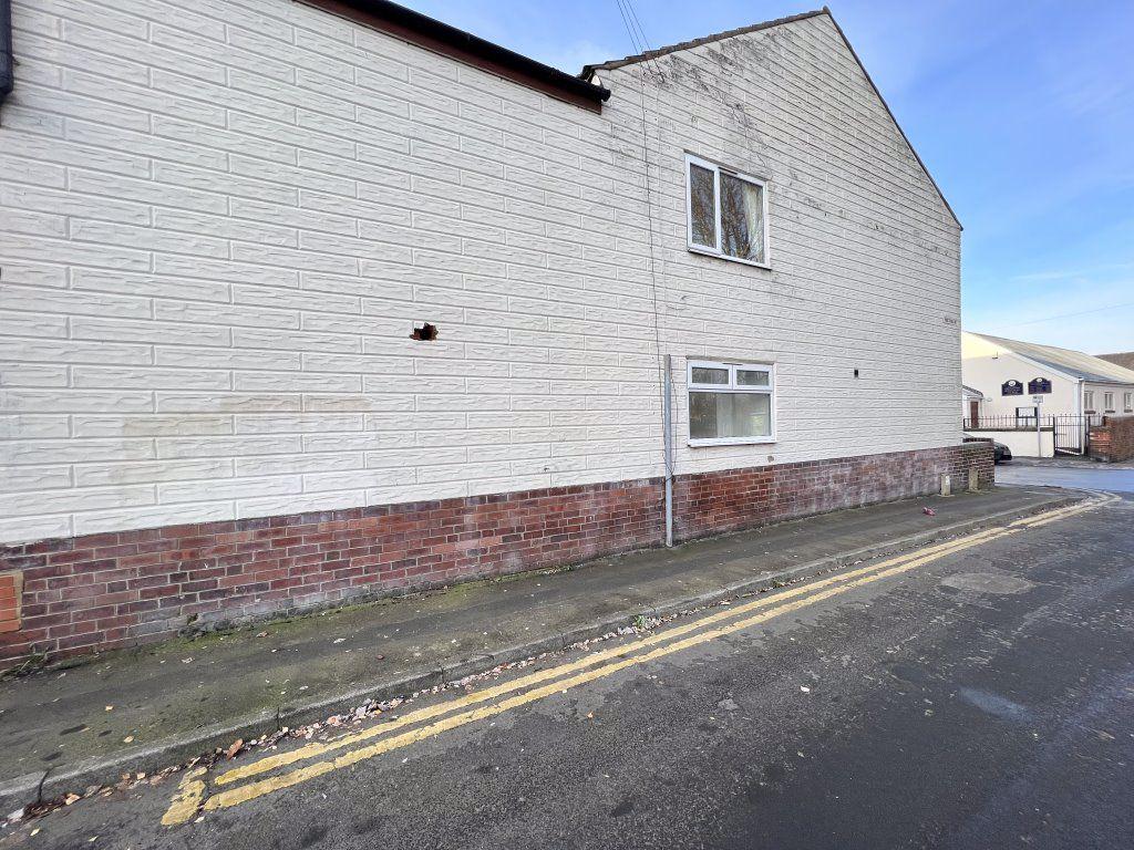 Lower Oxford Street, Castleford, WF10 1 bed apartment £550 pcm (£127 pw)