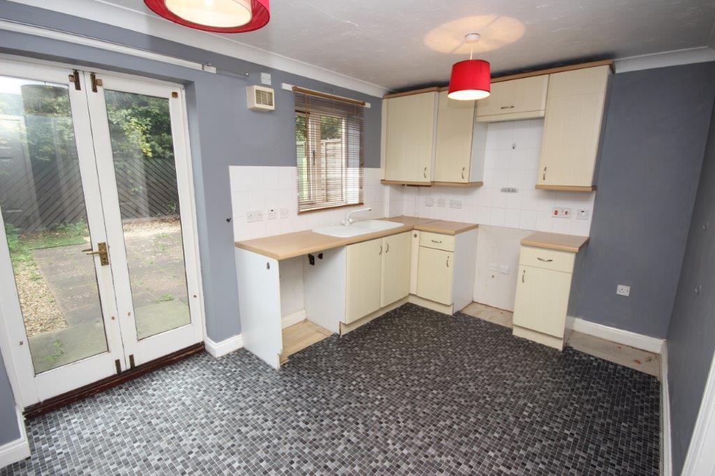 Olympus Gardens 5 - Kitchen.JPG
