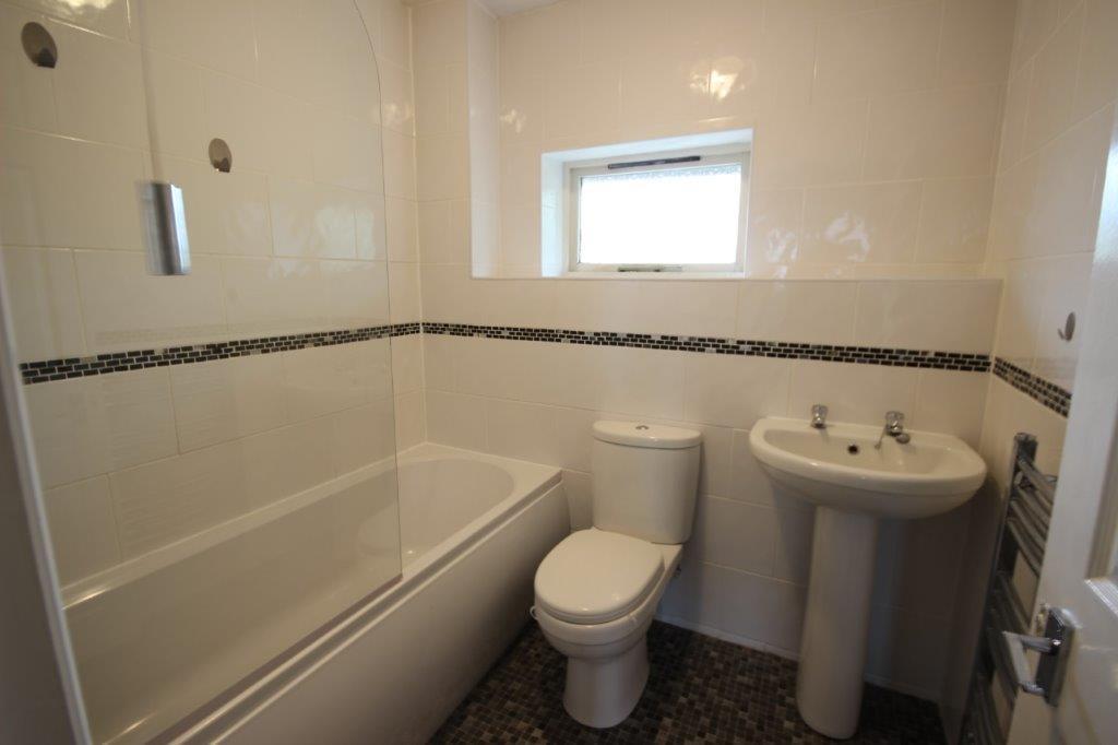Olympus Gardens 5 - Bathroom.JPG