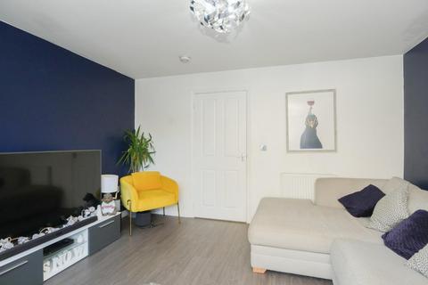 55 Carrick Drive, Thornbury, Bradford, BD3 7FD