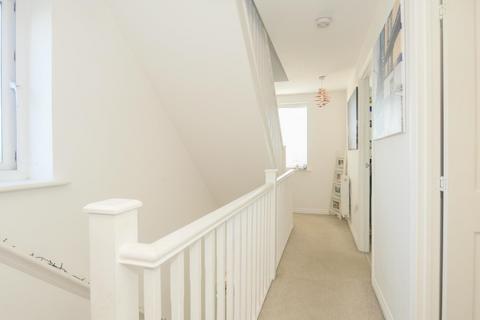 55 Carrick Drive, Thornbury, Bradford, BD3 7FD