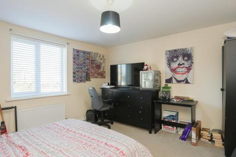 55 Carrick Drive, Thornbury, Bradford, BD3 7FD