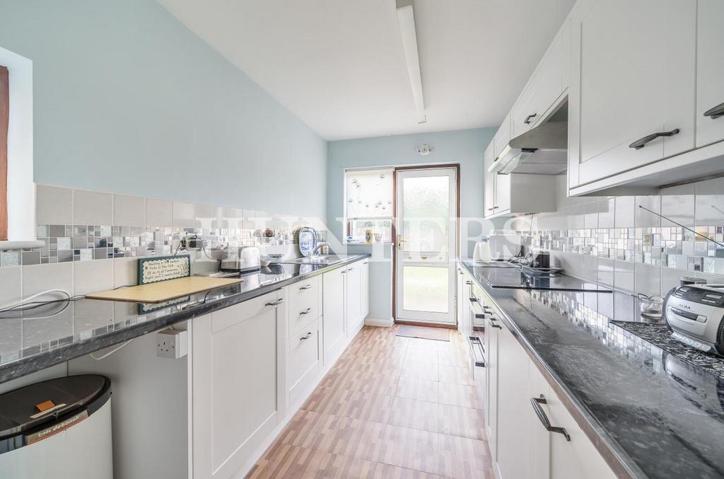 Rutland Drive, Hornchurch 3 bed house £475,000