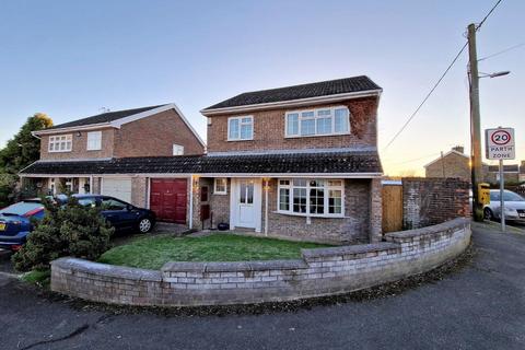 4 Orchard Close, Pencoed, Bridgend, CF35 6RJ