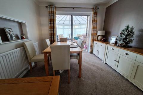 4 Orchard Close, Pencoed, Bridgend, CF35 6RJ