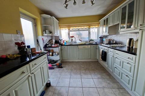 4 Orchard Close, Pencoed, Bridgend, CF35 6RJ