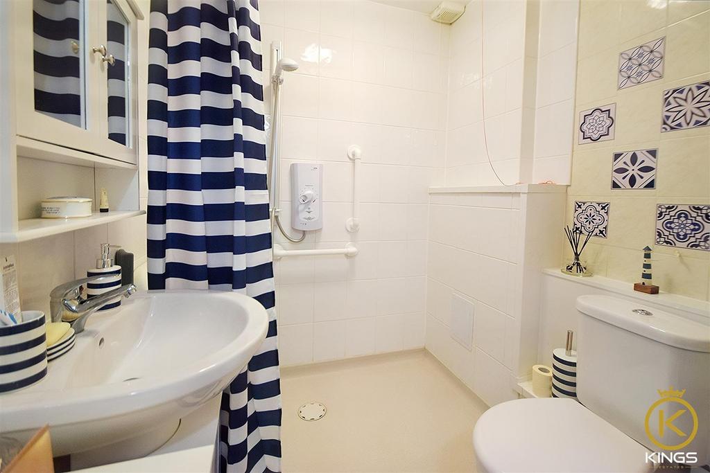 Bathroom.JPG